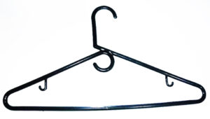 GANCHOS-PLASTICOS-PARA-ROPA-2-300x170 GANCHOS PLASTICOS PARA ROPA (2)