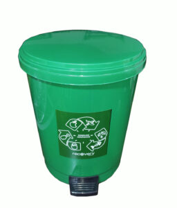 papelera-10-litros-apertura-de-pedal-reco-gabyventas-6-256x300 papelera 10 litros apertura de pedal reco gabyventas (6)